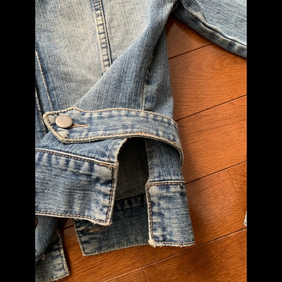 🔥Delias Factory Distressed Denim Jacket🔥 - Picture 3 of 8